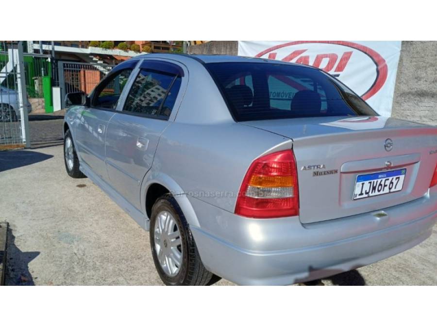CHEVROLET - ASTRA - 2001/2001 - Prata - R$ 24.900,00