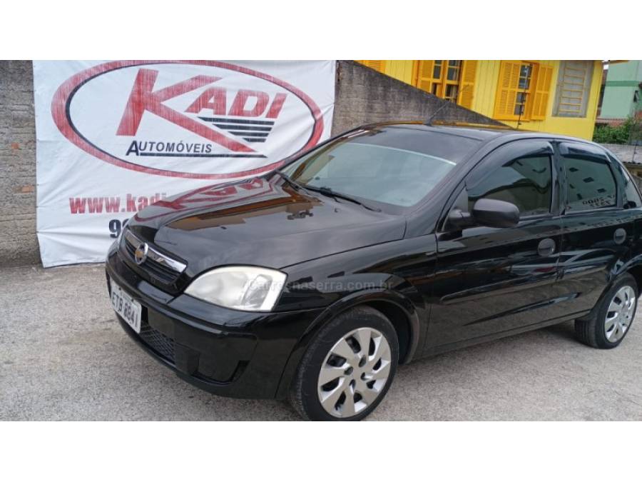 CHEVROLET - CORSA - 2010/2011 - Preta - R$ 28.000,00