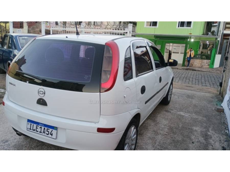 CHEVROLET - CORSA - 2003/2003 - Branca - R$ 17.900,00