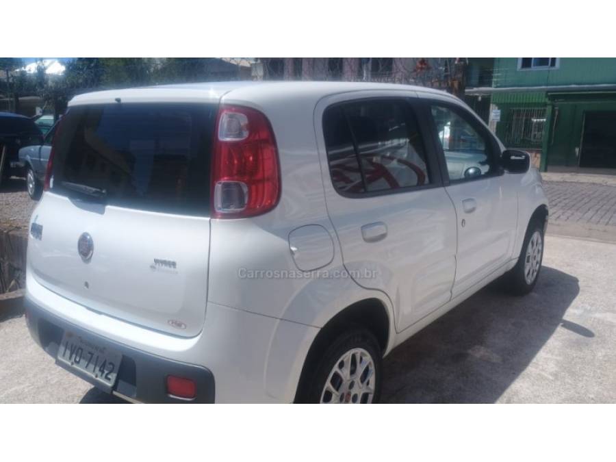 FIAT - UNO - 2013/2014 - Branca - R$ 33.900,00