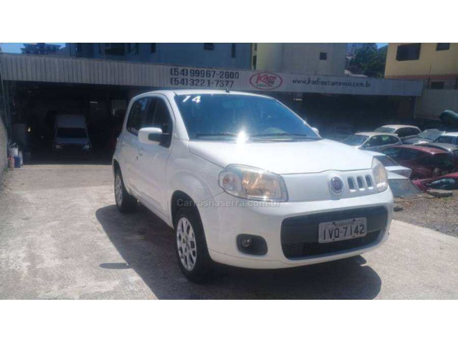 FIAT - UNO - 2013/2014 - Branca - R$ 33.900,00