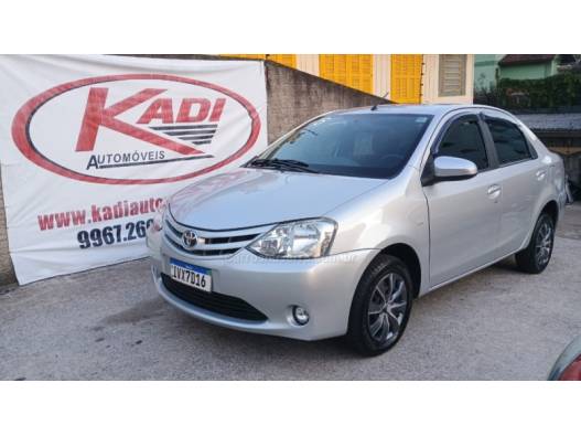 TOYOTA - ETIOS - 2014/2015 - Prata - R$ 44.900,00