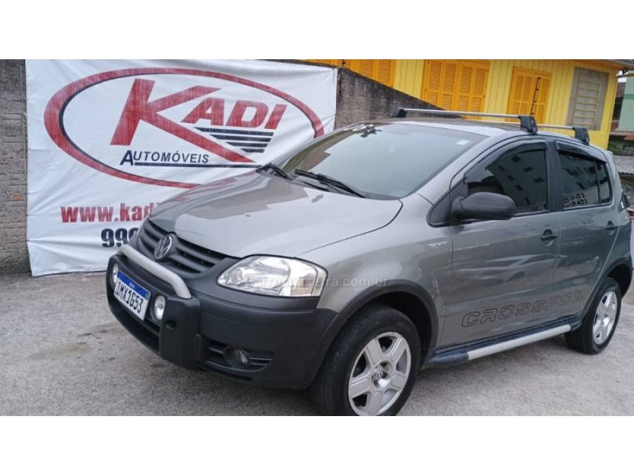 VOLKSWAGEN - CROSSFOX - 2005/2006 - Cinza - R$ 28.500,00