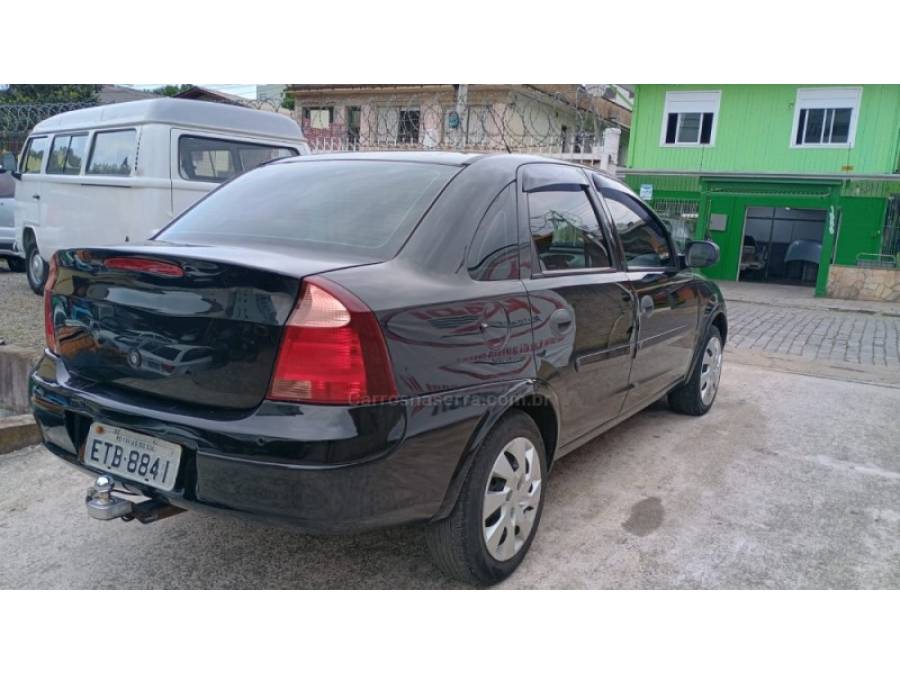 CHEVROLET - CORSA - 2010/2011 - Preta - R$ 28.000,00