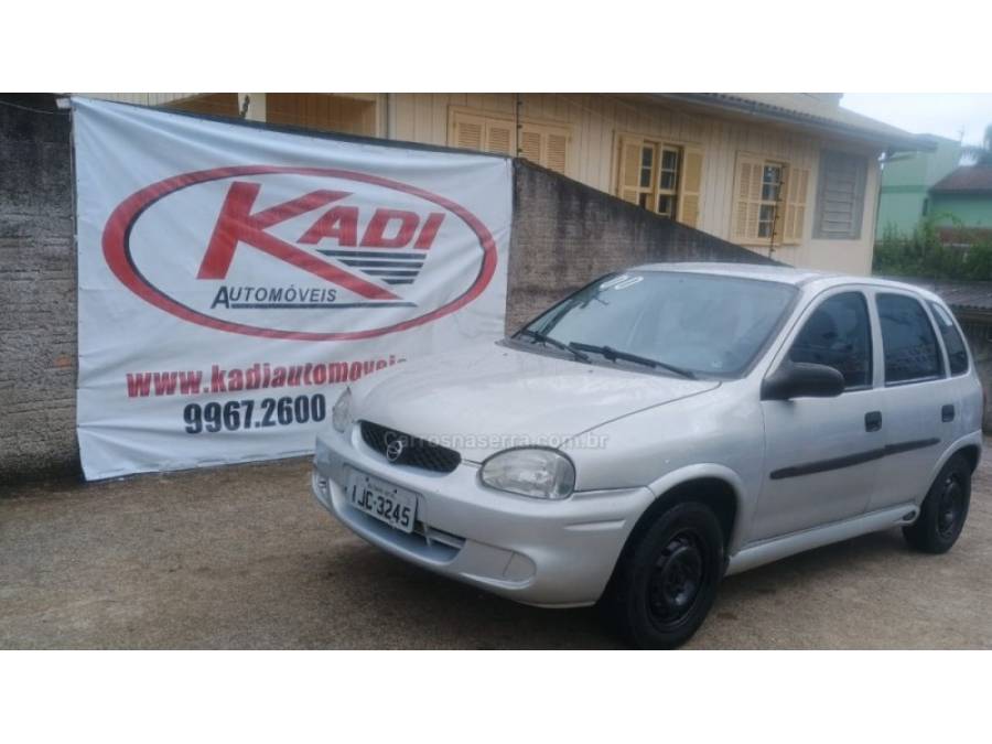 CHEVROLET - CORSA - 1999/2000 - Prata - R$ 14.500,00