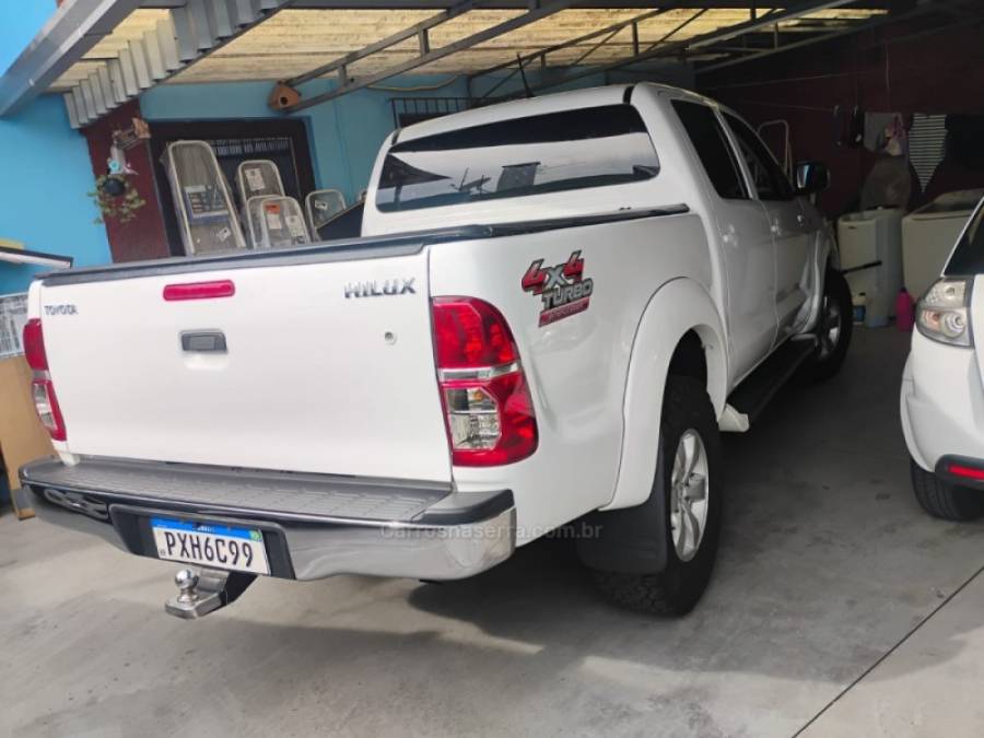 TOYOTA - HILUX - 2015/2015 - Branca - R$ 144.000,00