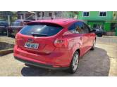 FORD - FOCUS - 2014/2015 - Vermelha - R$ 52.900,00