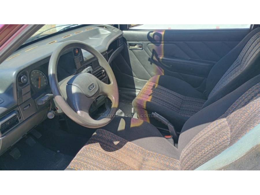 CHEVROLET - KADETT - 1994/1995 - Vermelha - R$ 15.900,00