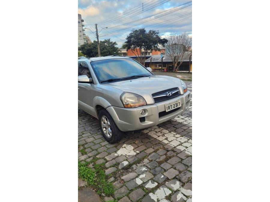 HYUNDAI - TUCSON - 2010/2011 - Bege - R$ 39.900,00