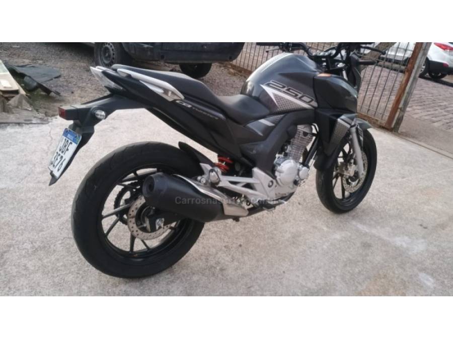 HONDA - CB 250F TWISTER - 2022/2022 - Cinza - R$ 21.900,00