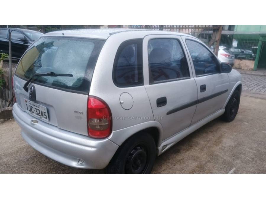 CHEVROLET - CORSA - 1999/2000 - Prata - R$ 14.500,00