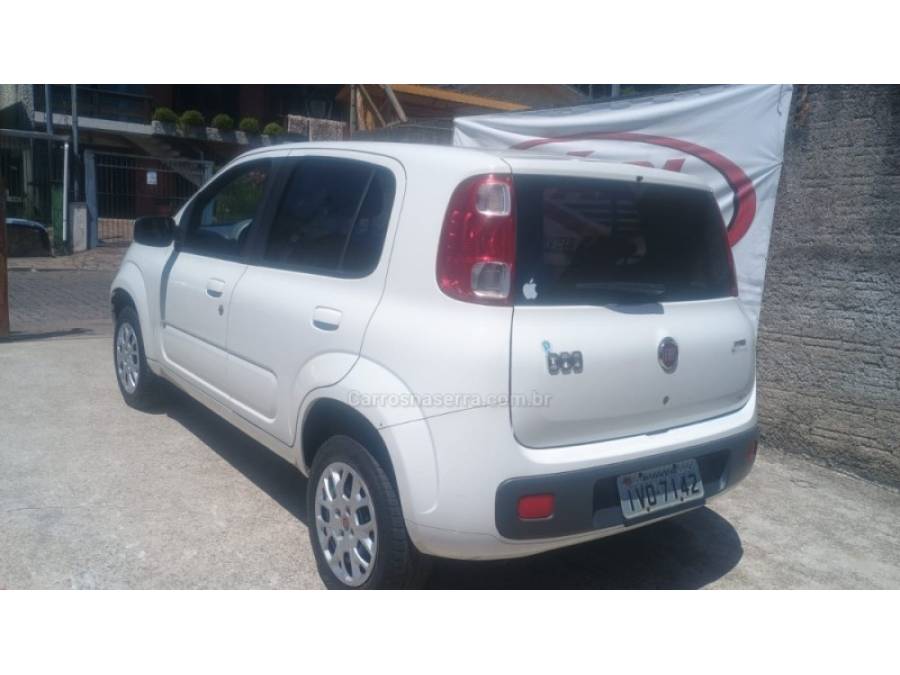 FIAT - UNO - 2013/2014 - Branca - R$ 33.900,00