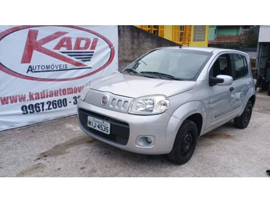 FIAT - UNO - 2011/2012 - Prata - R$ 29.000,00