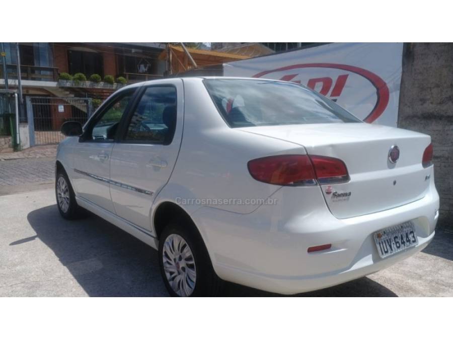 FIAT - SIENA - 2013/2014 - Branca - R$ 35.000,00