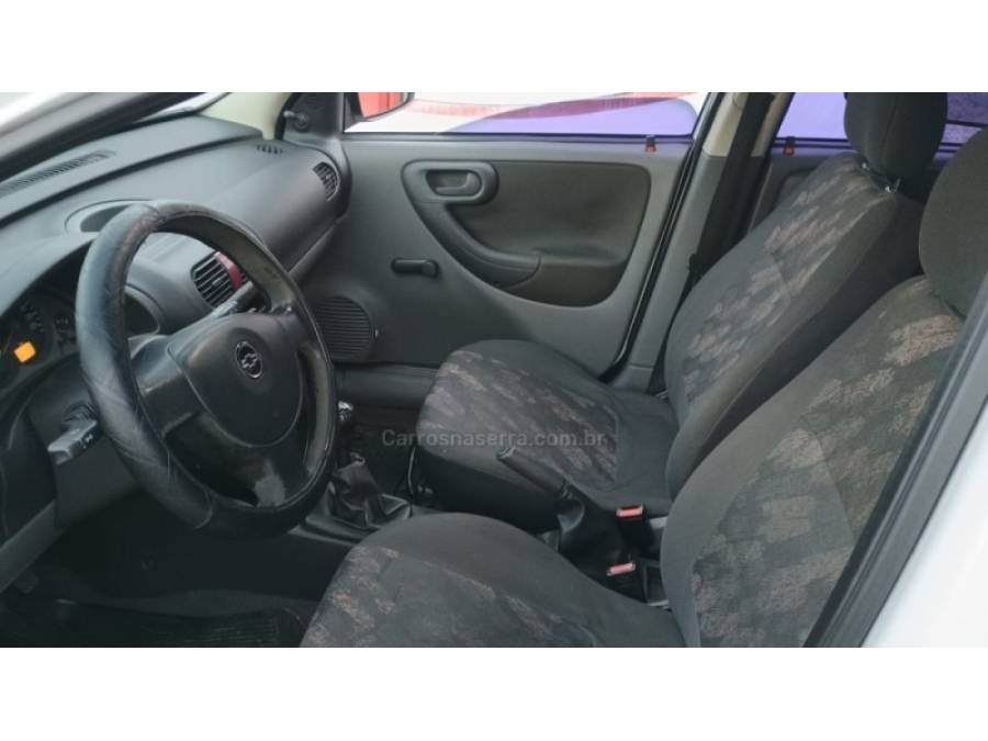 CHEVROLET - CORSA - 2003/2003 - Branca - R$ 16.800,00