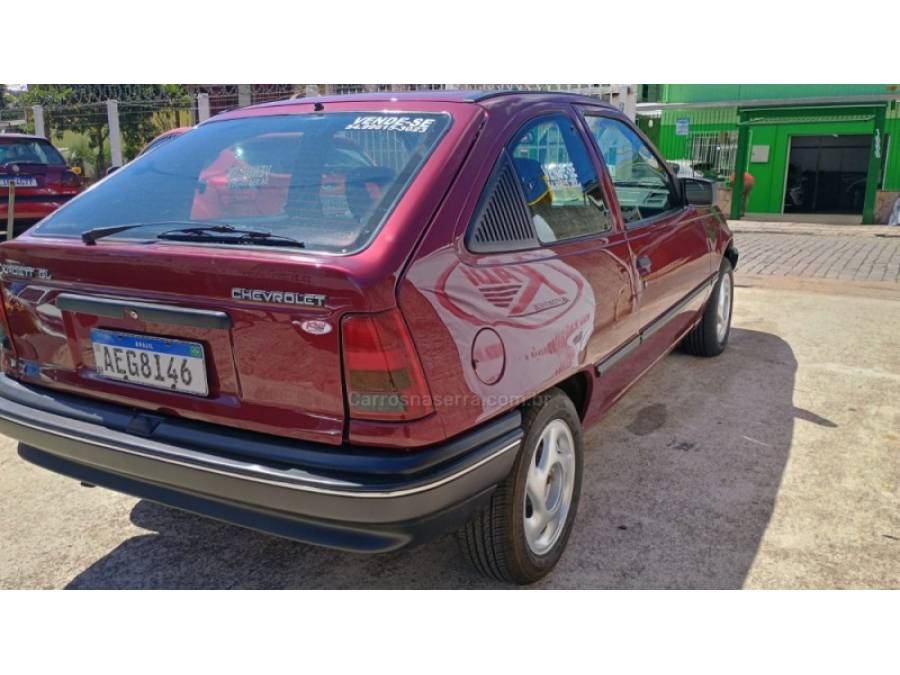 CHEVROLET - KADETT - 1994/1995 - Vermelha - R$ 15.900,00