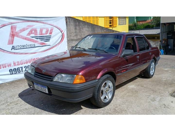 CHEVROLET - MONZA - 1993/1994 - Vermelha - R$ 17.900,00
