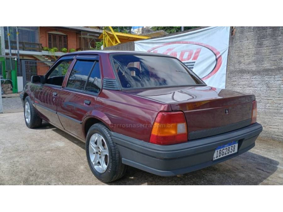CHEVROLET - MONZA - 1993/1994 - Vermelha - R$ 15.900,00