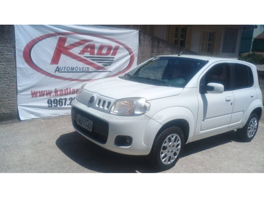 FIAT - UNO - 2013/2014 - Branca - R$ 33.900,00