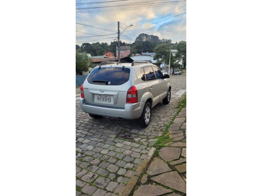 HYUNDAI - TUCSON - 2010/2011 - Bege - R$ 39.900,00